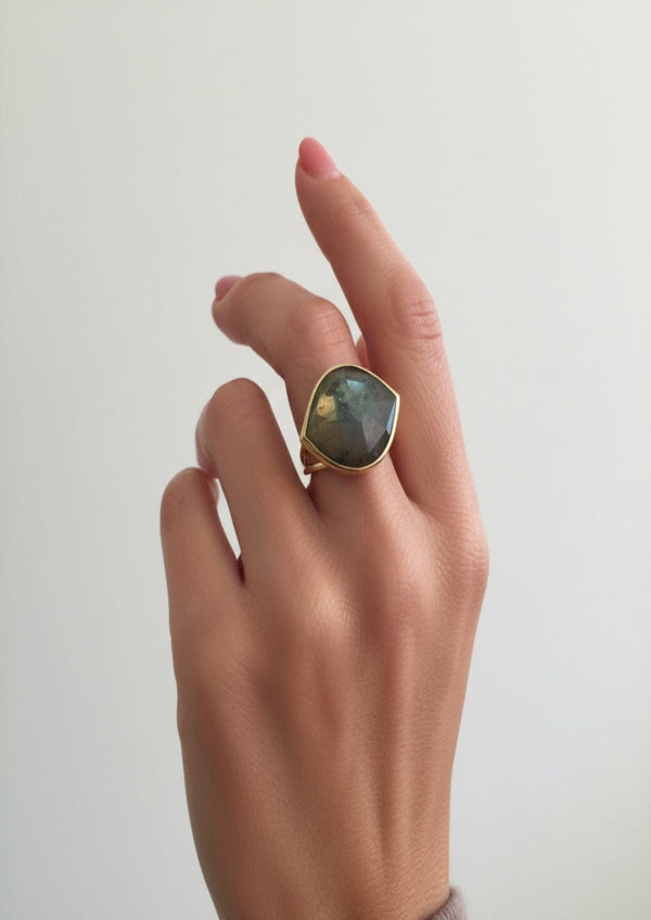 Labradorite ring